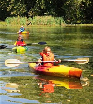 Canoes 